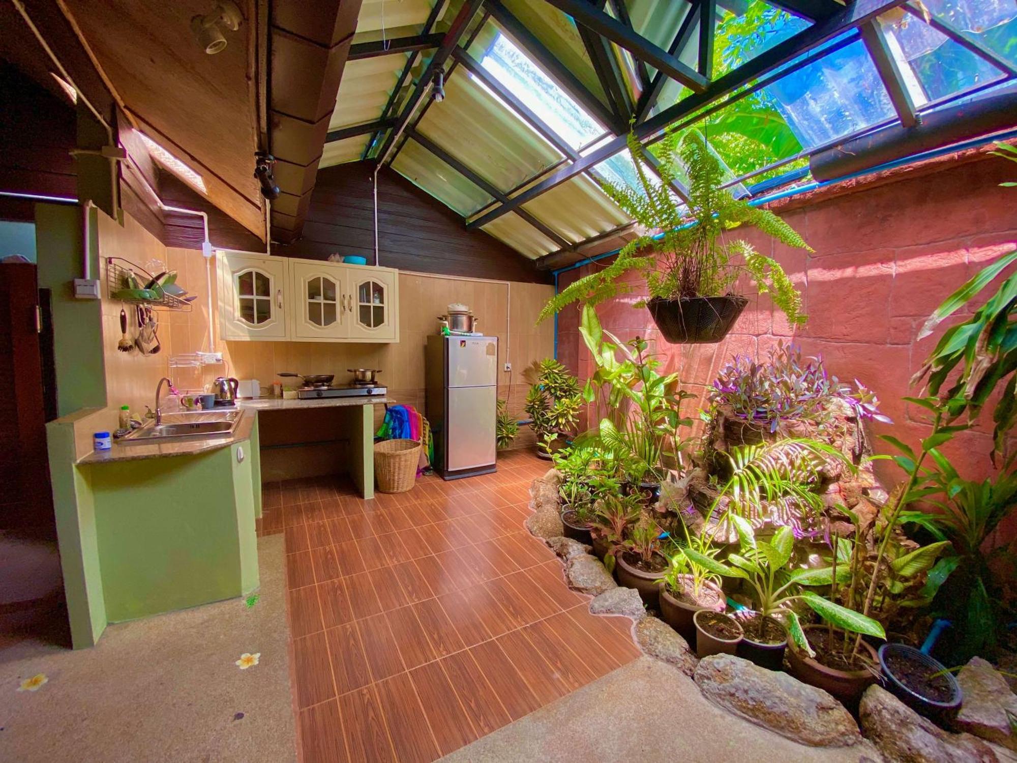 Shanti Lodge Phuket Чалонг Екстериор снимка