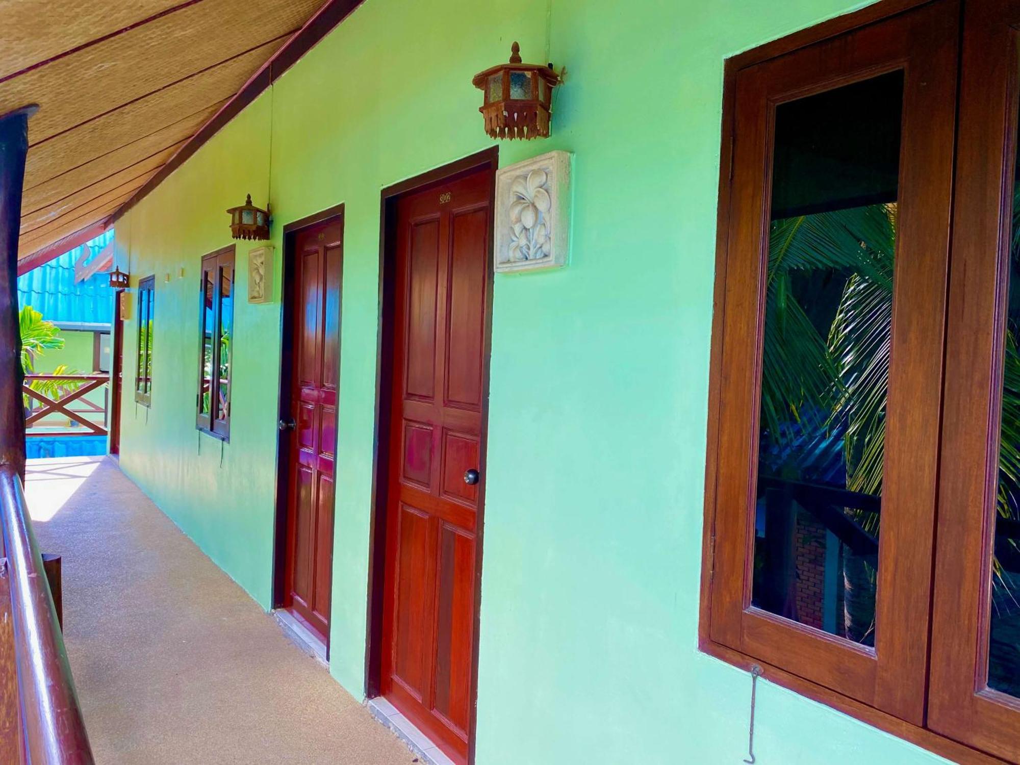 Shanti Lodge Phuket Чалонг Стая снимка