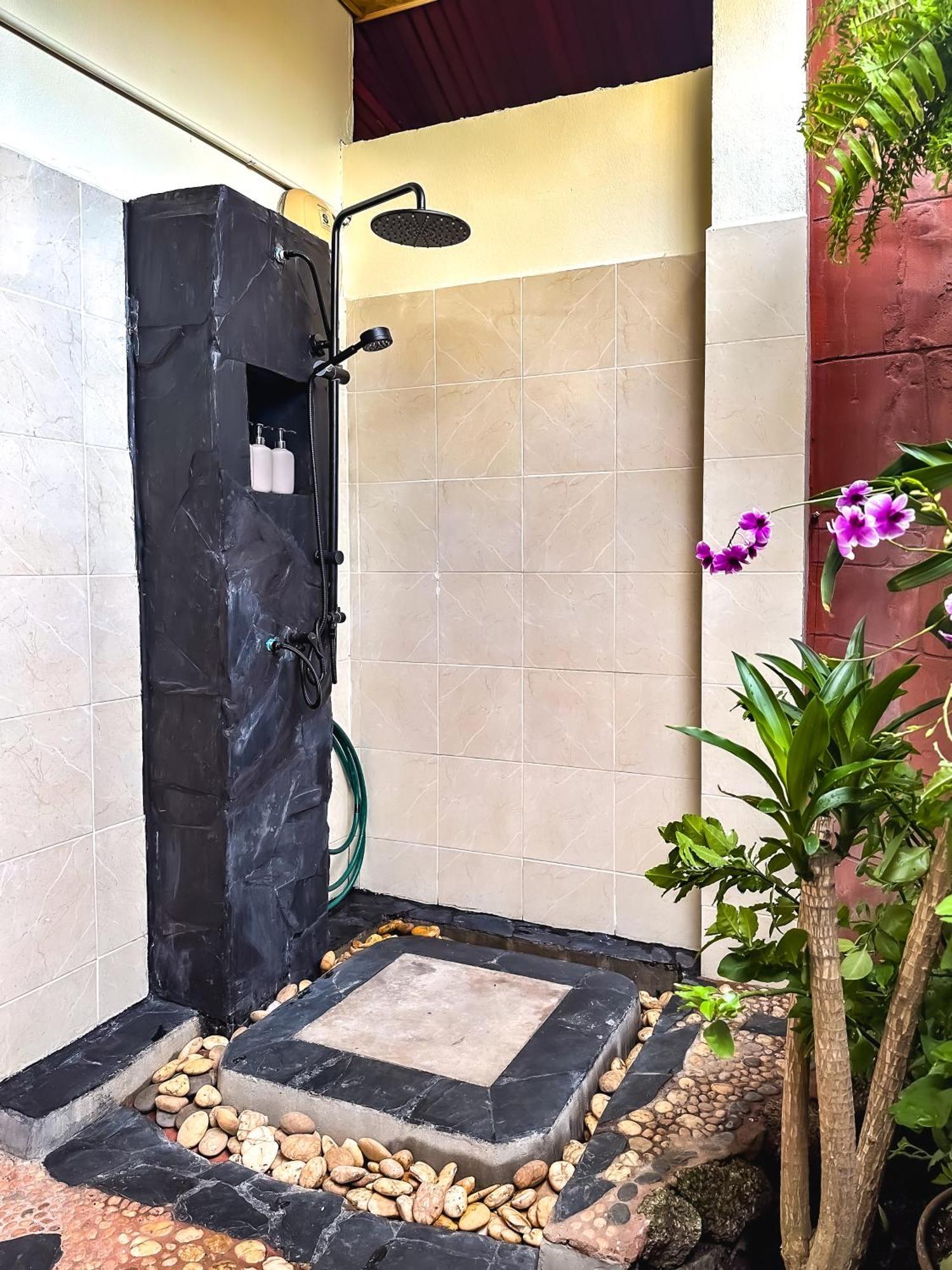 Shanti Lodge Phuket Чалонг Екстериор снимка